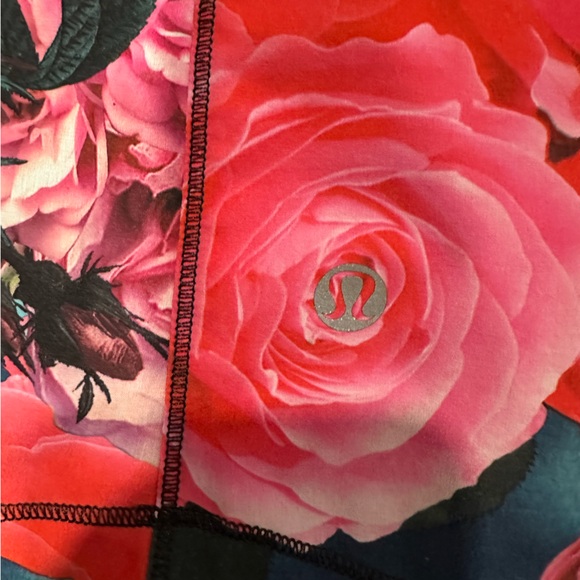 Lululemon coastal tank top secret garden black pink red floral size 6 - Picture 4 of 5